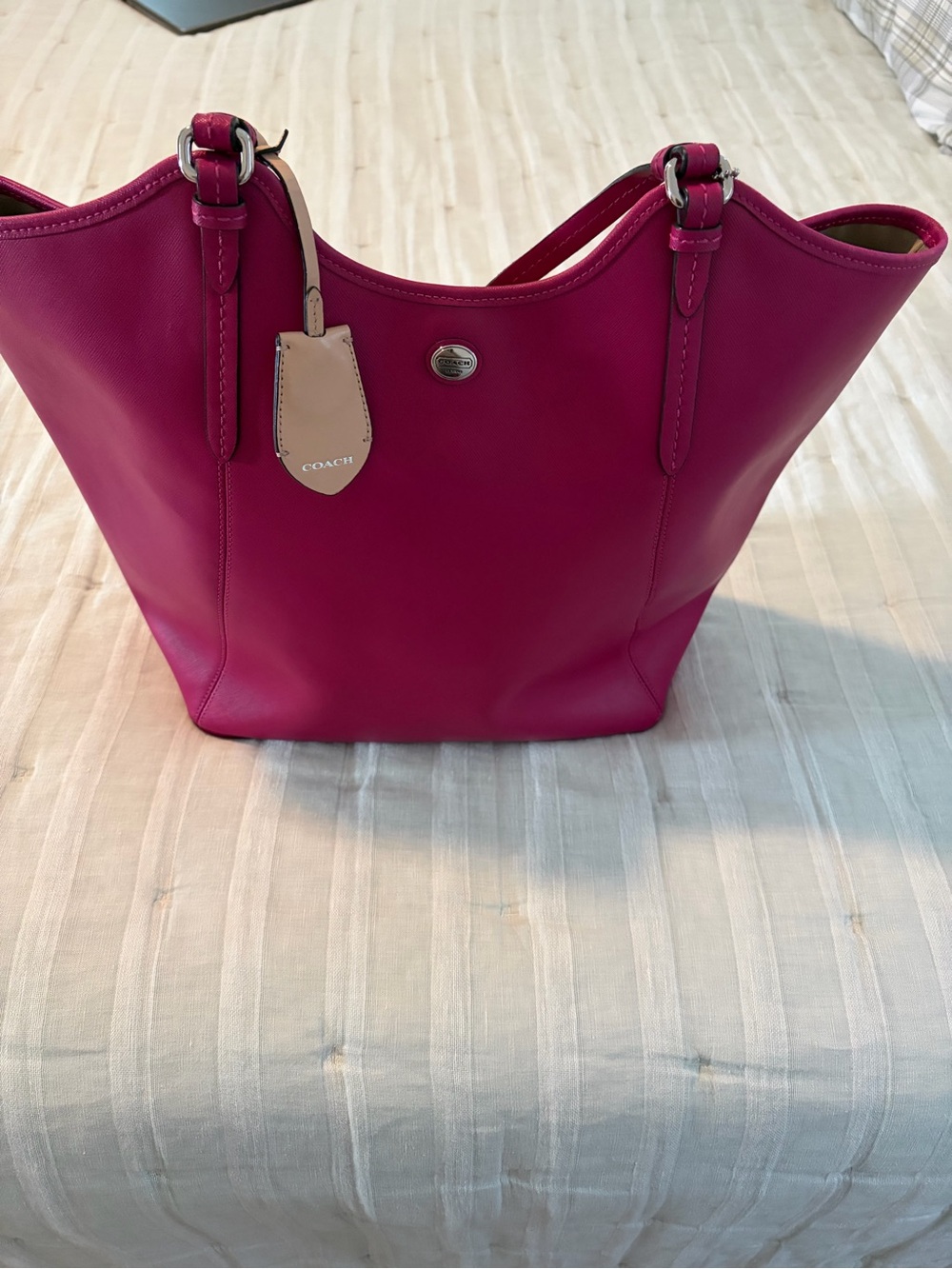 Coach Peyton Leather Tote F26103 – Fuchsia Pink